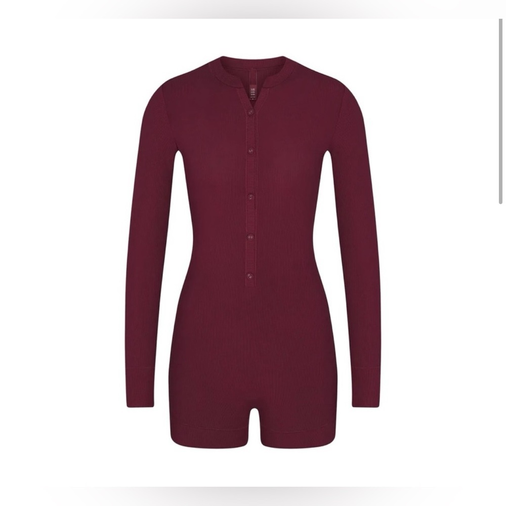 SKIMS wine romper NWT SOFT LOUNGE BUTTON UP HENLEY ONESIE